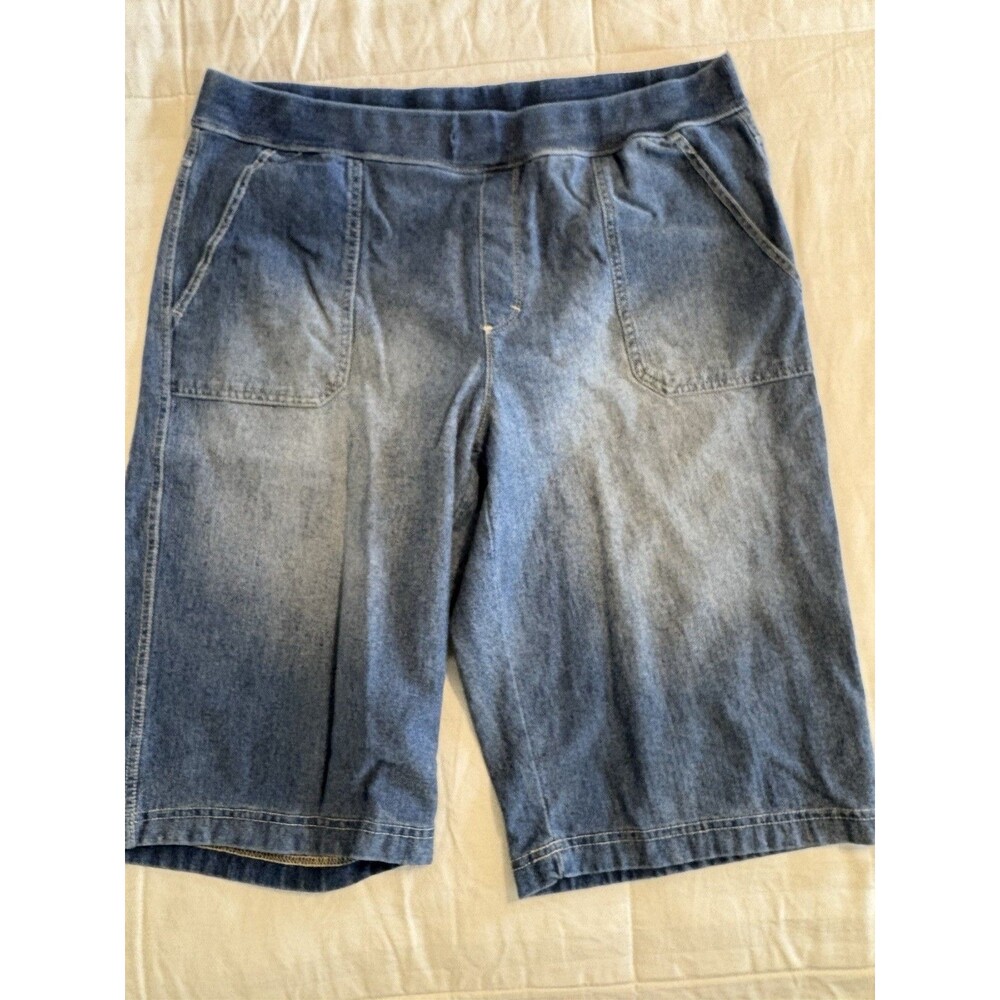 Bandolino Long Shorts Womens Sz 14 Denim Elastic Waist Pull on￼